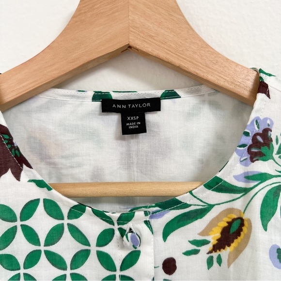 Ann Taylor floral maze pleated puff sleeve top - Picture 4 of 6